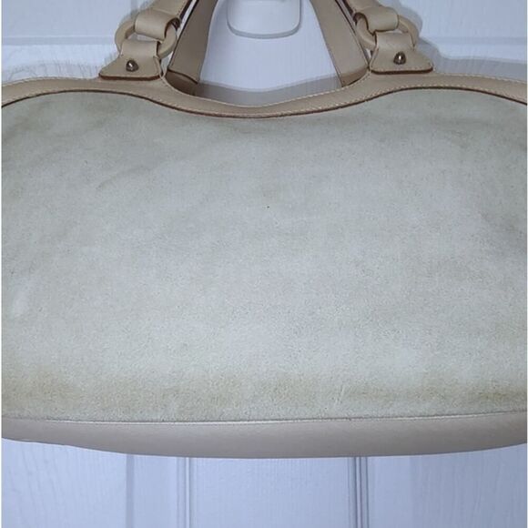 Ferragamo suede gancini shoulder bag EUC - Picture 10 of 10